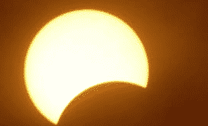 Regarder une éclipse solaire sans protection peut vous faire perdre la vue !